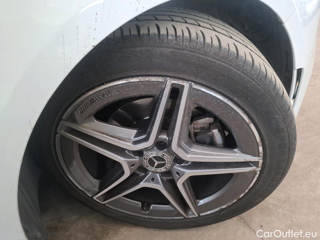 Mercedes  A-Klasse MERCEDES-BENZ Classe A Compact / 2018 / 5P / Berline A 180 AMG Line #29