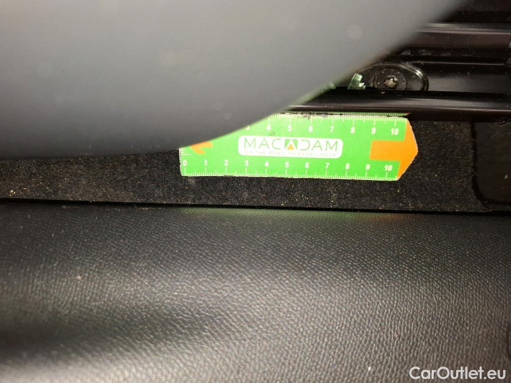  Citroen  C4  Berline Feel 1.5 BlueHDI 130CV BVA8 E6d #17