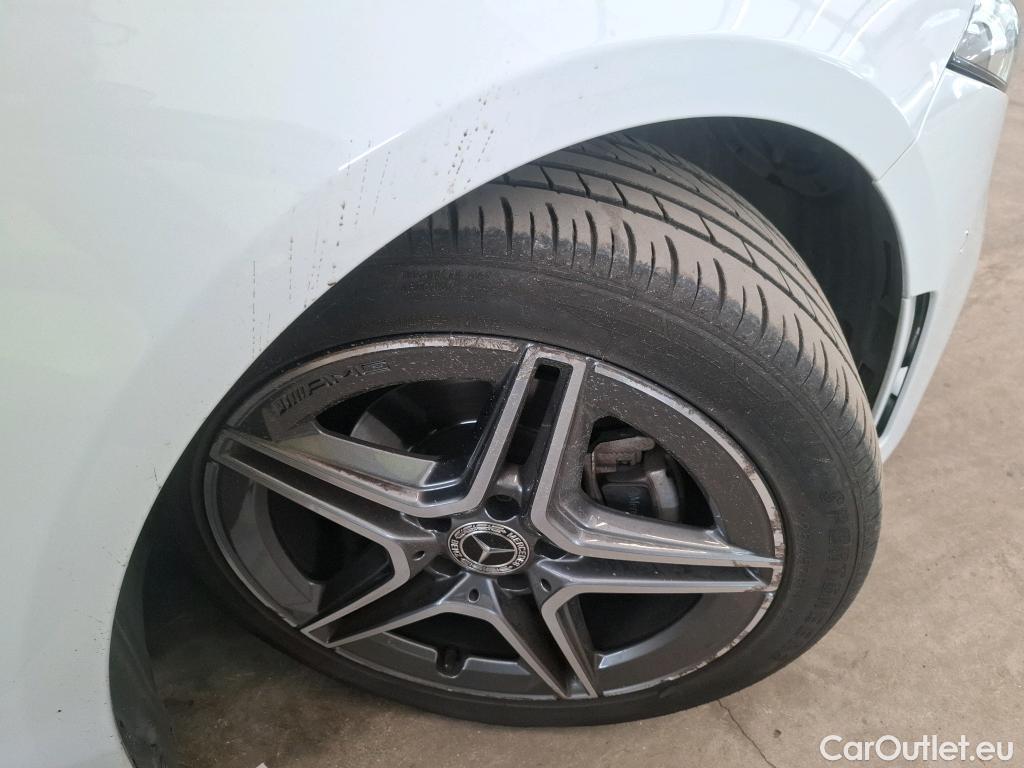  Mercedes  A-Klasse MERCEDES-BENZ Classe A Compact / 2018 / 5P / Berline A 180 AMG Line #28