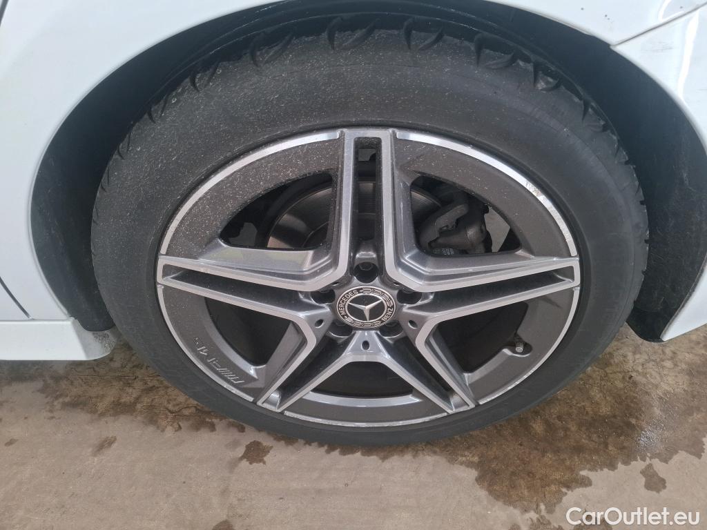  Mercedes  A-Klasse MERCEDES-BENZ Classe A Compact / 2018 / 5P / Berline A 180 AMG Line #59
