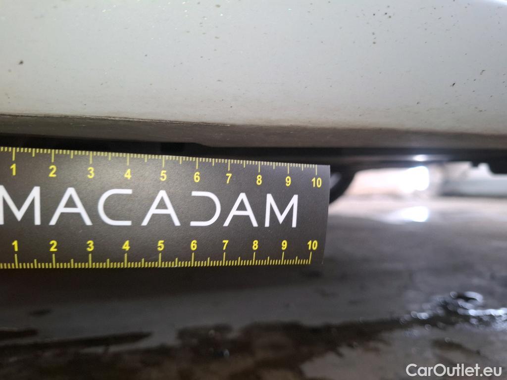  Mercedes  A-Klasse MERCEDES-BENZ Classe A Compact / 2018 / 5P / Berline A 180 AMG Line #37