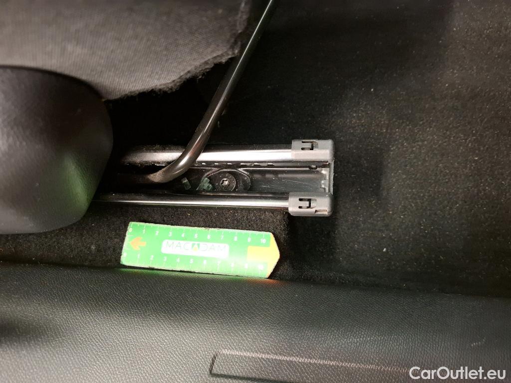  Citroen  C4  Berline Feel 1.5 BlueHDI 130CV BVA8 E6d #16