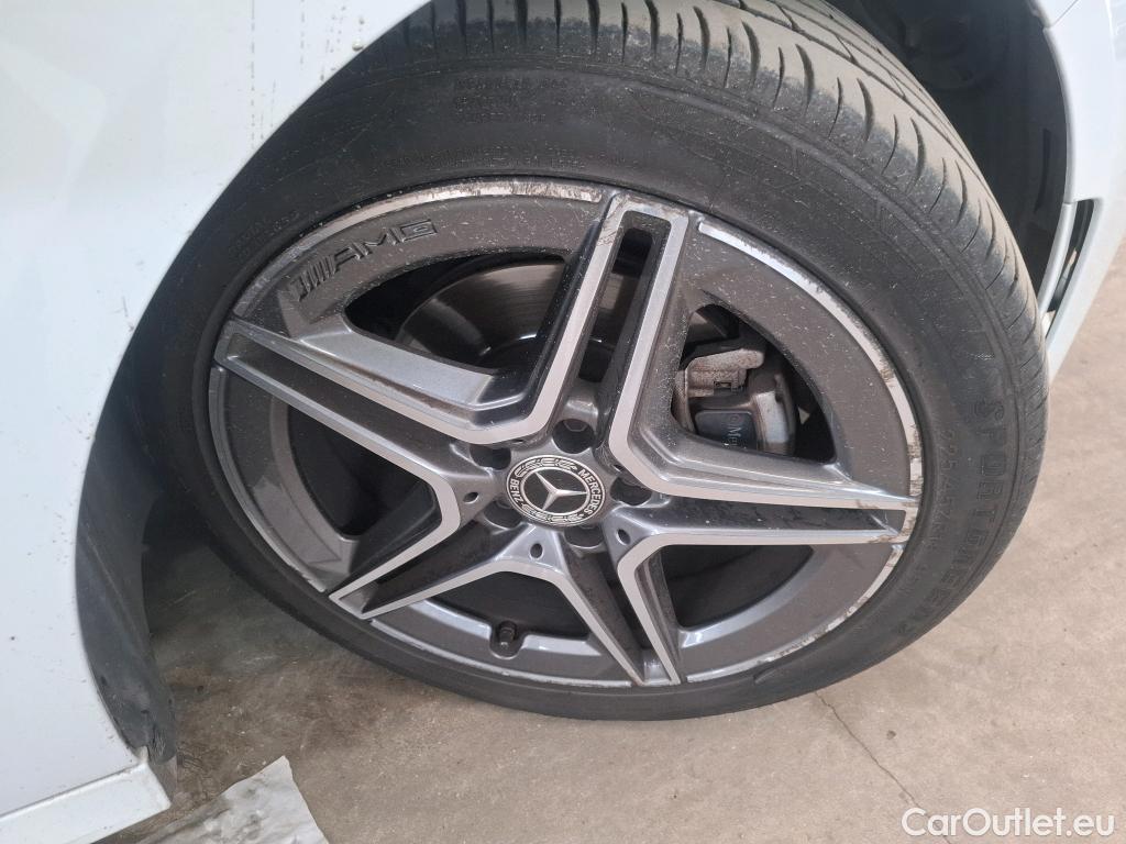  Mercedes  A-Klasse MERCEDES-BENZ Classe A Compact / 2018 / 5P / Berline A 180 AMG Line #76