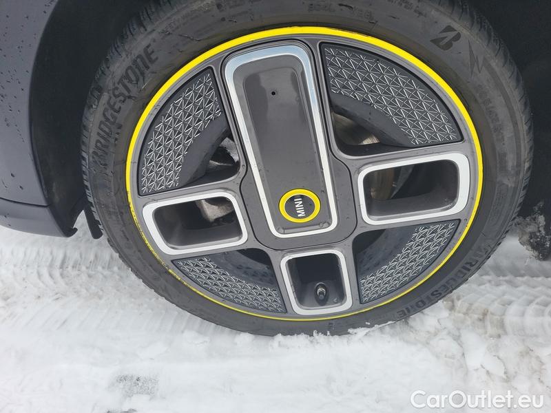  Mini  Mini  (F56) (2013)  COOPER SE 135 Aut 3d #2