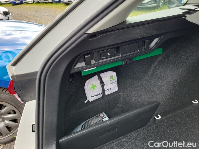  Skoda  Octavia  Combi (NX3)(2020) Oct.Combi 2.0TDI 110 Style AT #10
