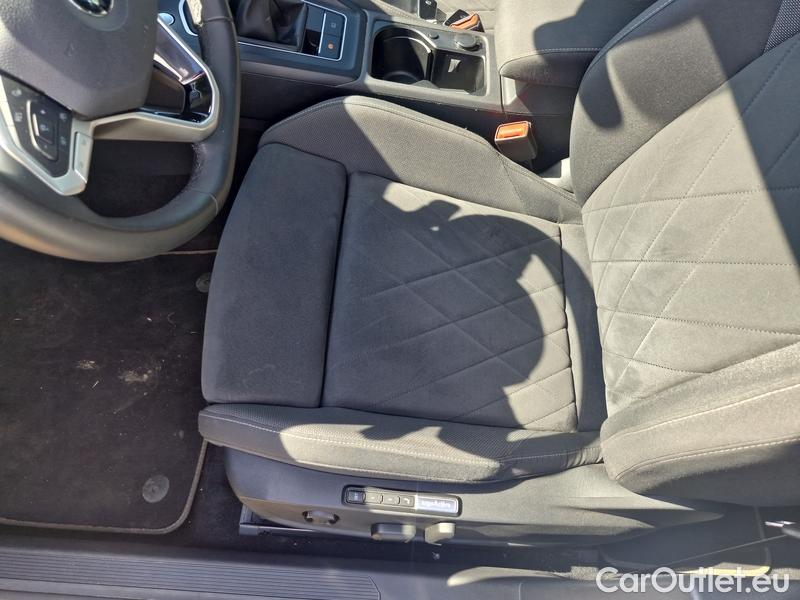  Volkswagen  Golf  VIII Variant (CG5) 2020 Var.2.0TDI 110 Style 5d #7