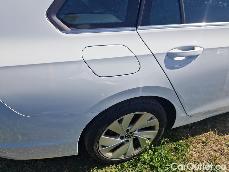  Volkswagen  Golf  VIII Variant (CG5) 2020 Var.2.0TDI 110 Style 5d #20