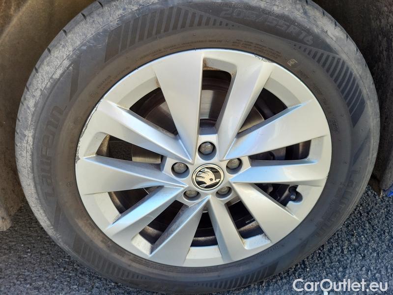  Skoda  Scala  (NW) (2019)  1.0 TSI 81 Style AT #32