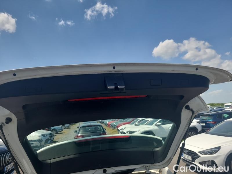  Volkswagen  Golf  VIII (CD1) (2019) Var.2.0TDI 85 Life 5d #4