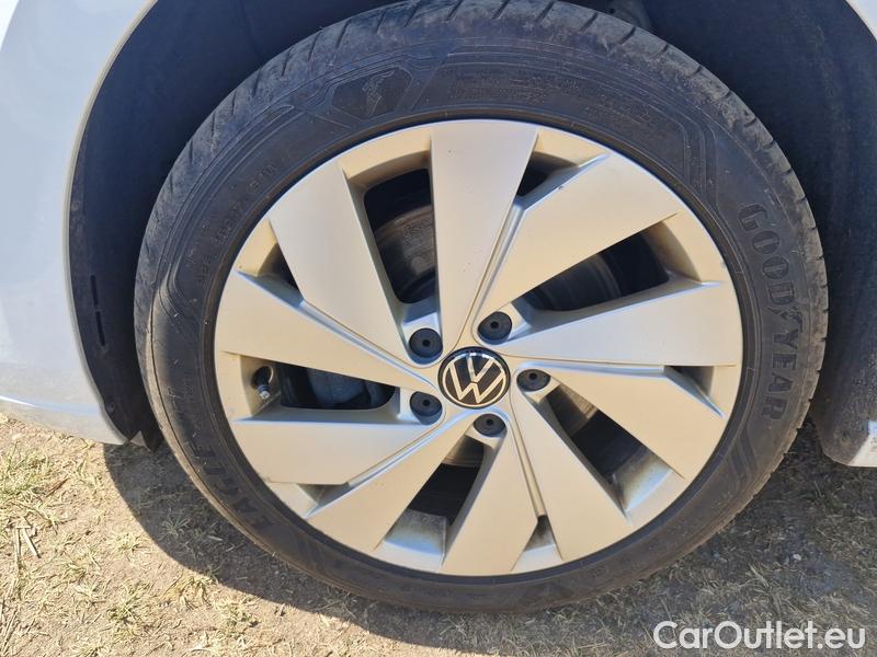  Volkswagen  Golf  VIII Variant (CG5) 2020 Var.2.0TDI 110 Style 5d #4