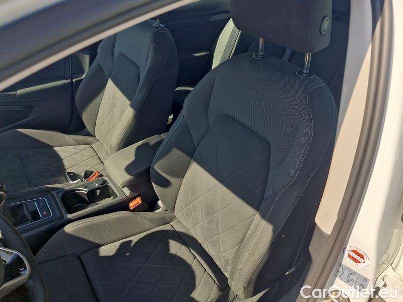  Volkswagen  Golf  VIII Variant (CG5) 2020 Var.2.0TDI 110 Style 5d #8