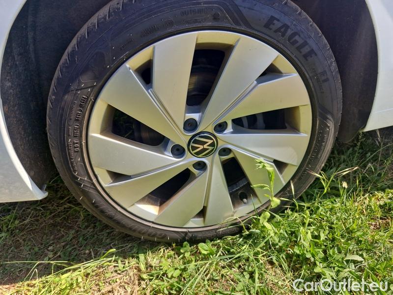  Volkswagen  Golf  VIII Variant (CG5) 2020 Var.2.0TDI 110 Style 5d #19