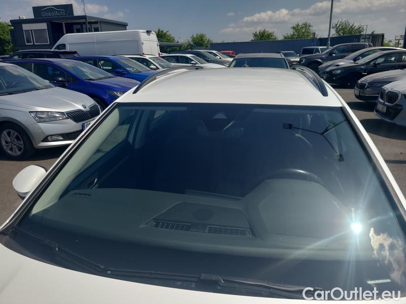  Volkswagen  Golf  VIII (CD1) (2019) Var.2.0TDI 85 Life 5d #1
