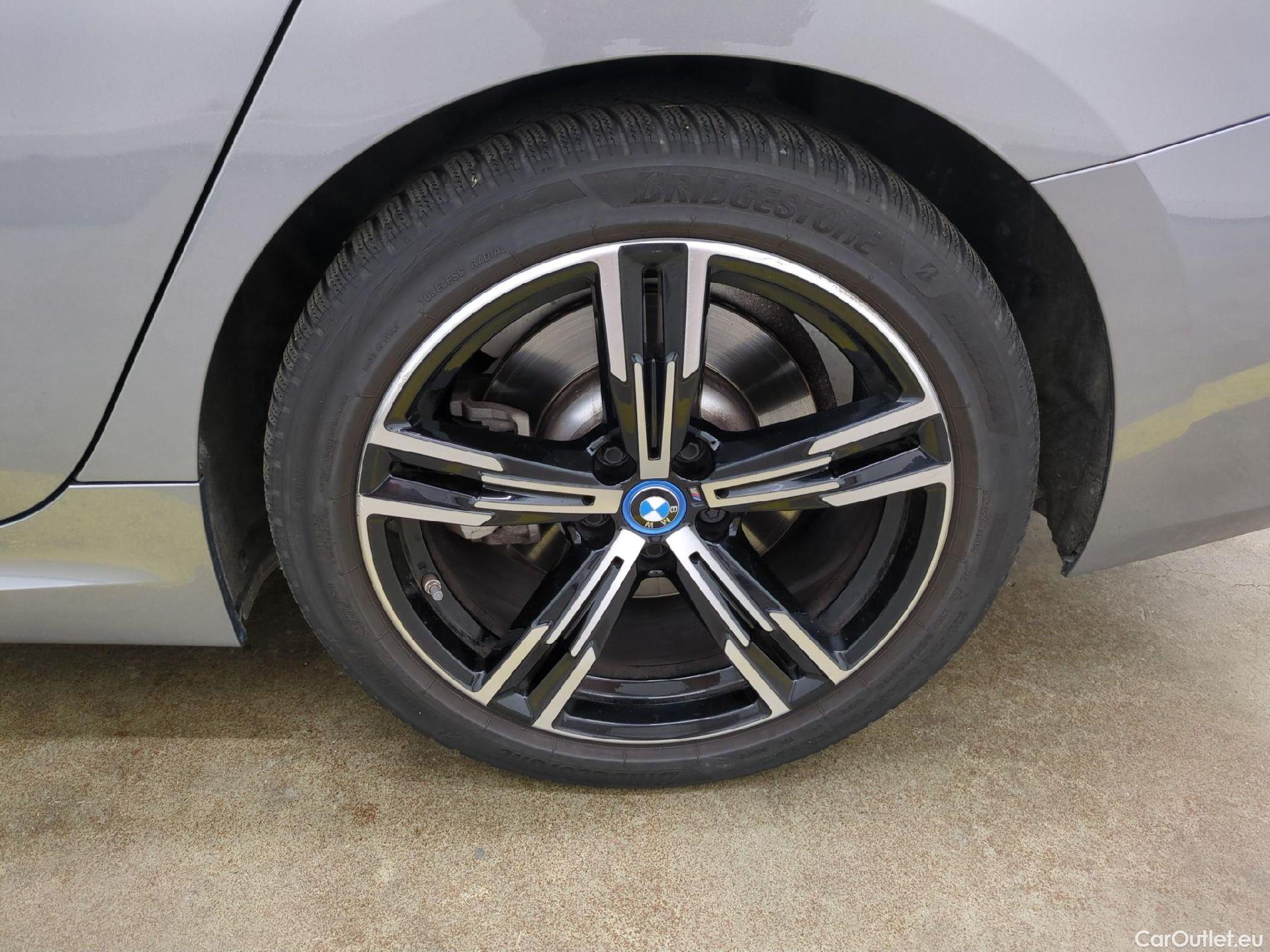  Bmw  Serie 3 BMW Série 3 Touring / 2022 / 5P / Break 320e 204ch M Sport BVA8 Hybride LOT BMW #18