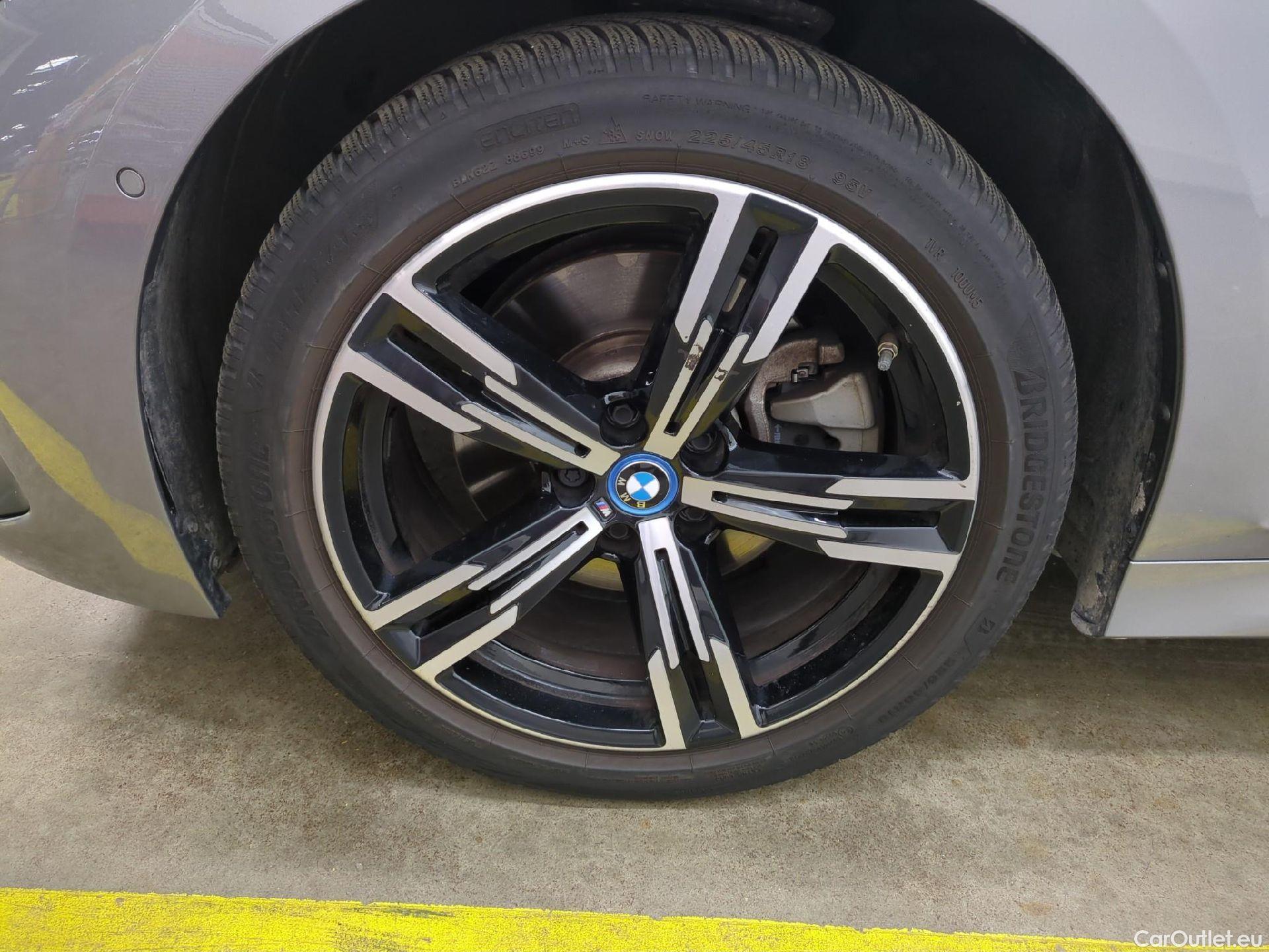  Bmw  Serie 3 BMW Série 3 Touring / 2022 / 5P / Break 320e 204ch M Sport BVA8 Hybride LOT BMW #3