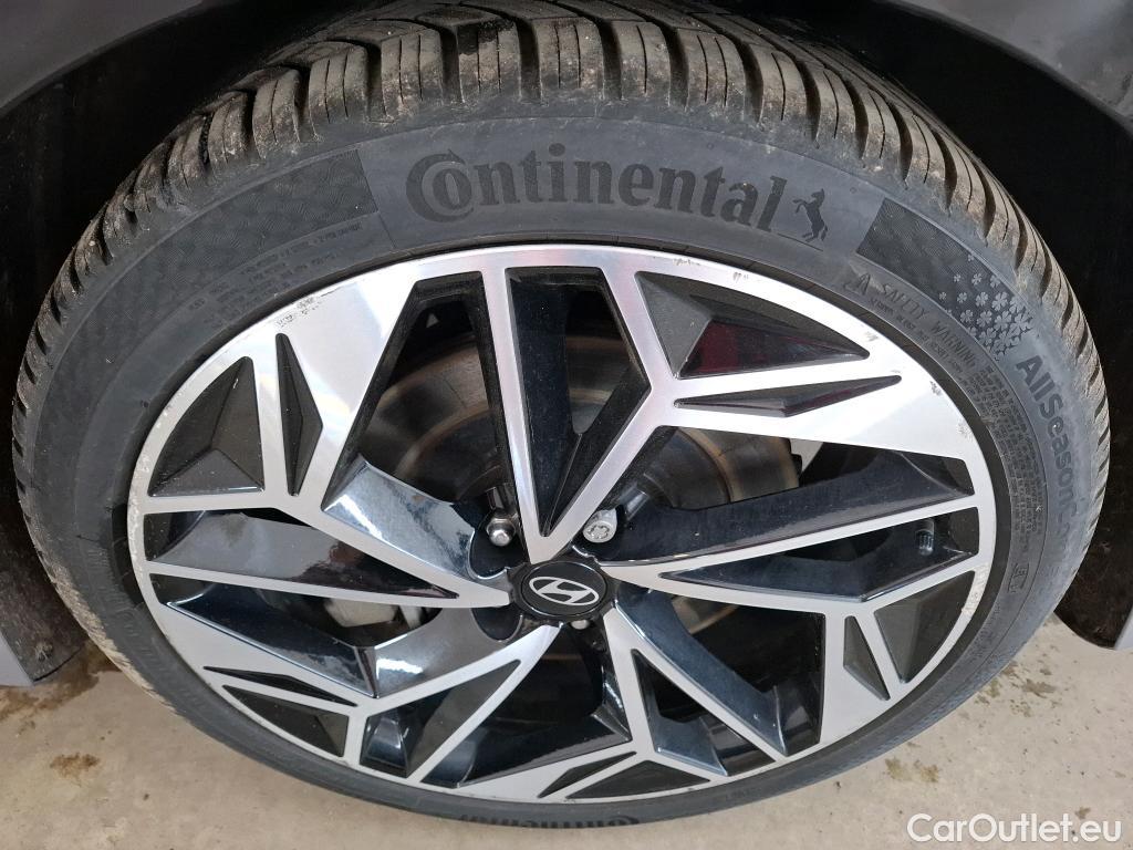  Hyundai   Ioniq HYUNDAI 6 / 2022 / 4P / Berline BEV 77kWh 229ch Executive #25