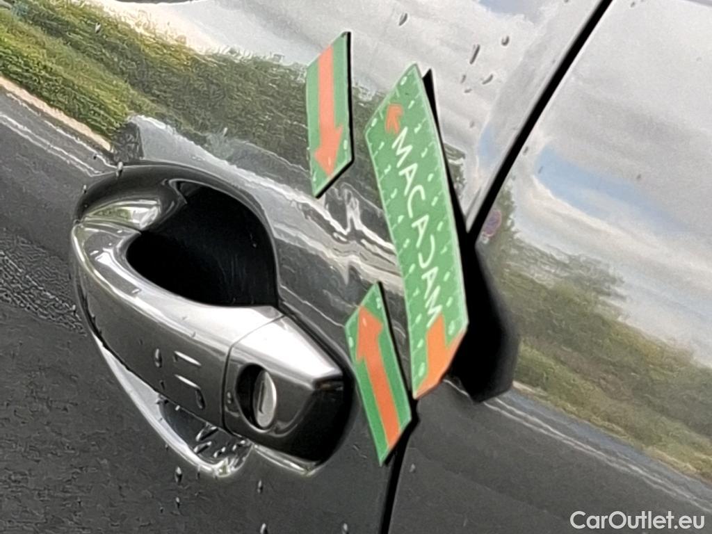  Peugeot  3008 PEUGEOT  / 2020 / 5P / SUV 1.6 HYBRID4 300 E-EAT8 GT Pack #3