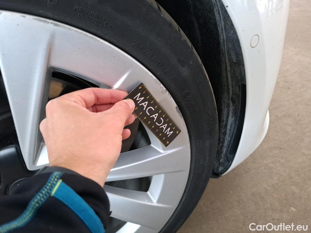  Tesla  Model 3 TESLA  / 2018 / 4P / Berline Autonomie Standard Plus RWD #40