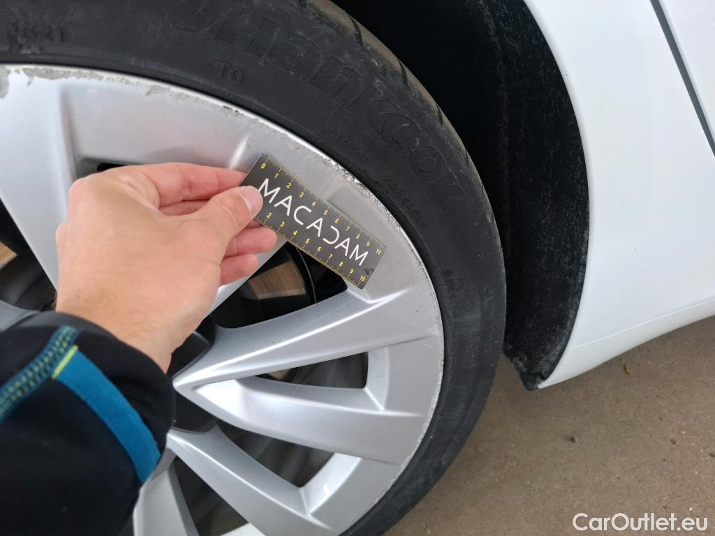  Tesla  Model 3 TESLA  / 2018 / 4P / Berline Autonomie Standard Plus RWD #34