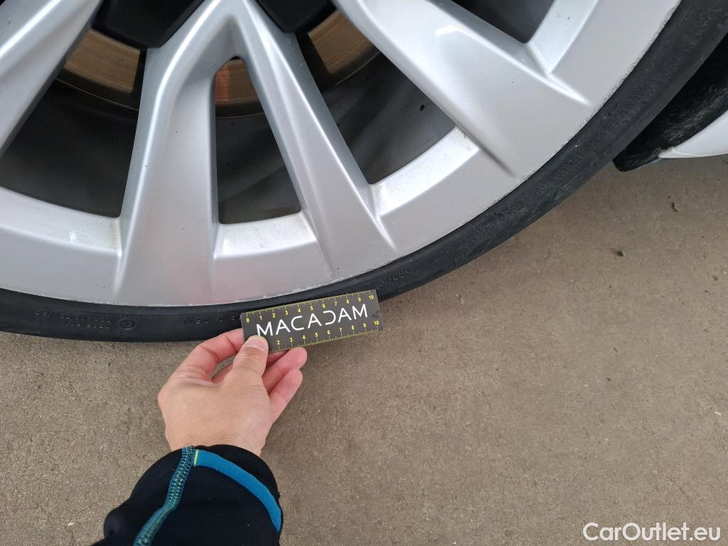  Tesla  Model 3 TESLA  / 2018 / 4P / Berline Autonomie Standard Plus RWD #33