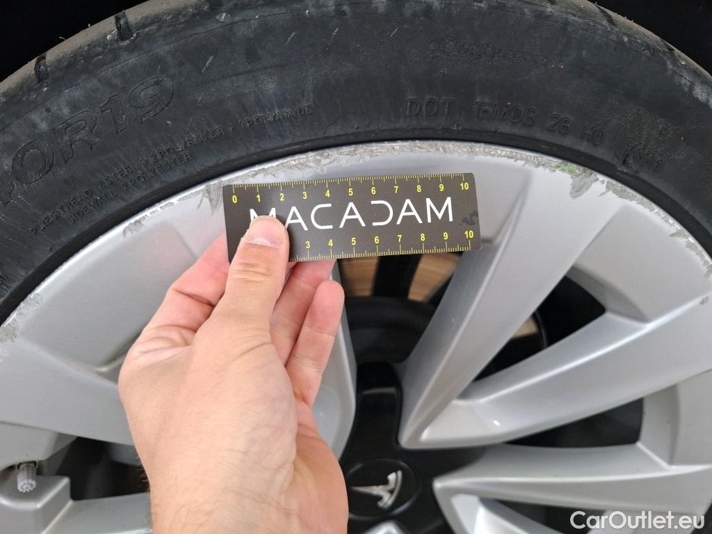 Tesla  Model 3 TESLA  / 2018 / 4P / Berline Autonomie Standard Plus RWD #31