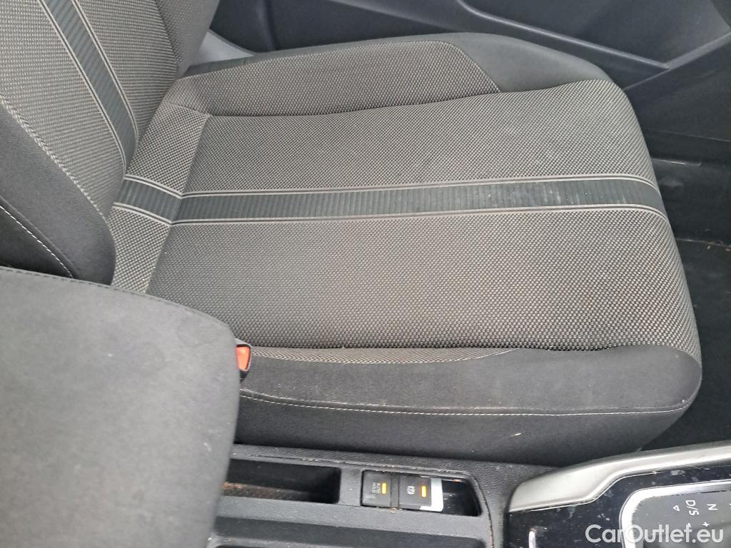  Volkswagen  T-ROC VOLKSWAGEN  / 2017 / 5P / todoterreno Advance 2.0 TDI 110kW (150CV) DSG (AC2) #11