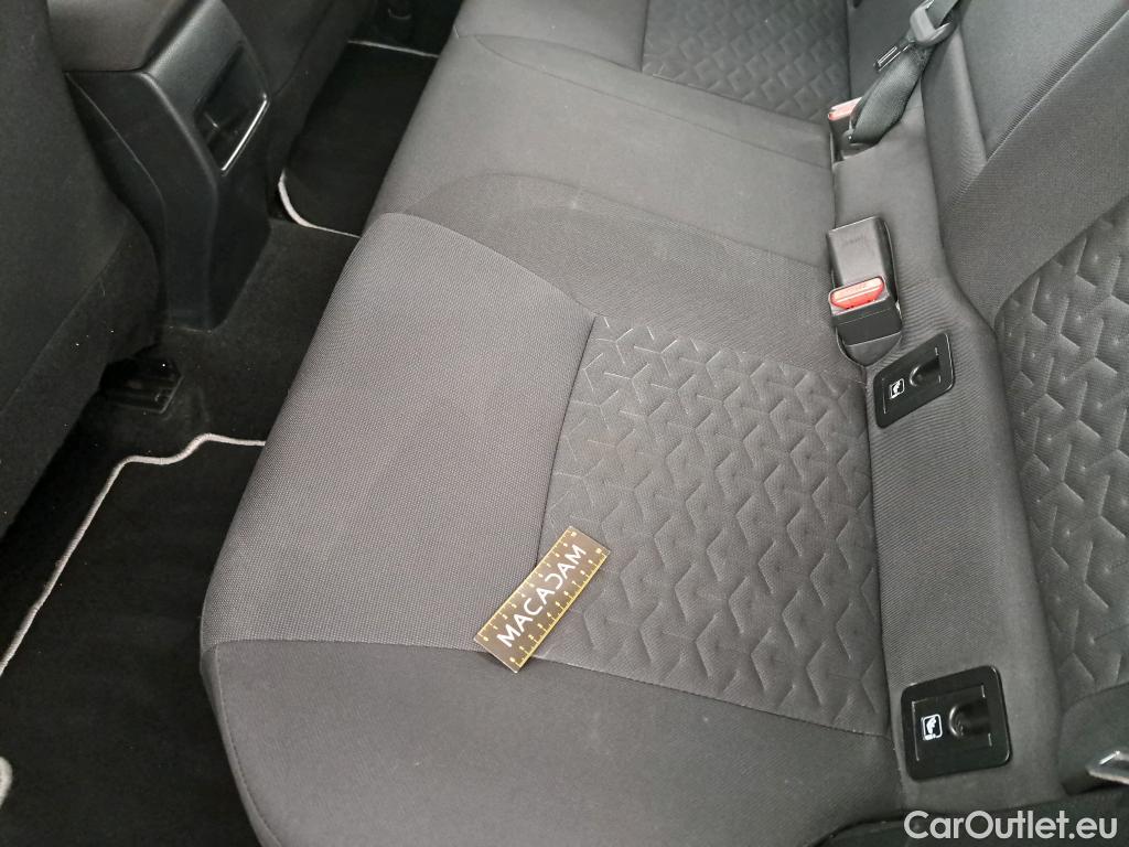  Toyota  Corolla TOYOTA  / 2018 / 5P / Berline Hybride 122h Dynamic Business Beyond Zer / VO RECONDITIONNE - PHOTOS AVANT RECONDITIONNEMENT #14