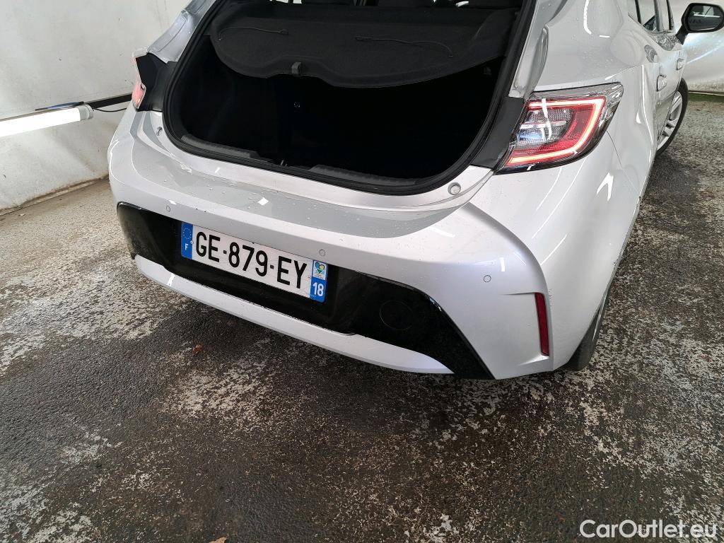  Toyota  Corolla TOYOTA  / 2018 / 5P / Berline Hybride 122h Dynamic Business Beyond Zer / VO RECONDITIONNE - PHOTOS AVANT RECONDITIONNEMENT #4