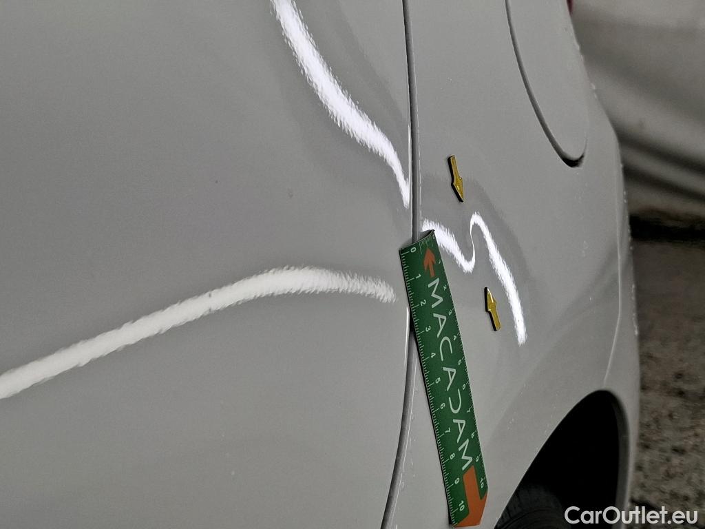  Toyota  Yaris TOYOTA  Hybride / 2017 / 5P / Berline 1.5 VVT-I HYBRID France Business #4