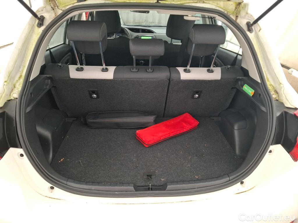  Toyota  Yaris TOYOTA  Hybride / 2017 / 5P / Berline 1.5 VVT-I HYBRID France Business #1