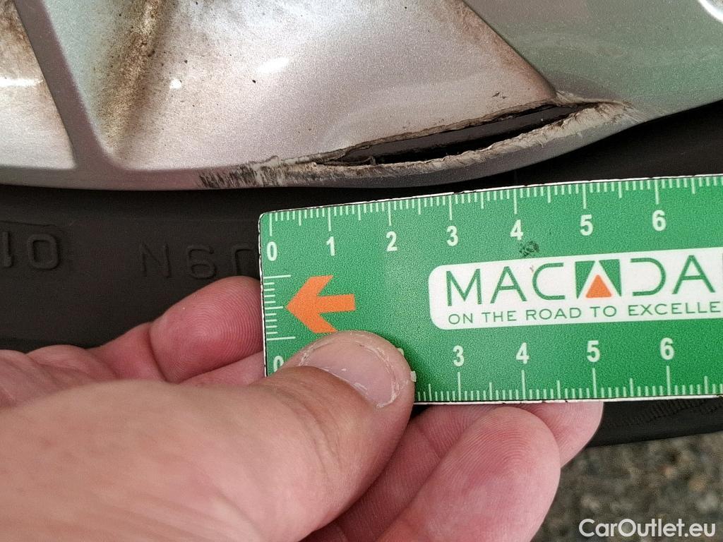  Peugeot  208  Premium 1.2 PureTech 75CV BVM5 E6d #31
