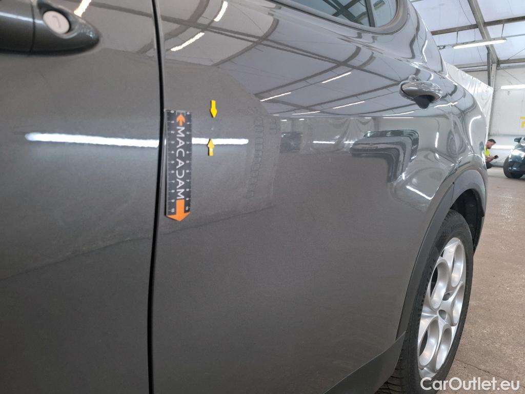 Alfa Romeo  TONALE ALFA ROMEO  / 2022 / 5P / SUV 1.5T Hybrid 130 TCT7 Sprint #18