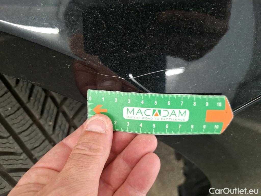  Mercedes  A-Klasse MERCEDES-BENZ Classe A Berline / 2018 / 4P / Berline A 180 Business Line 7G-DCT #18