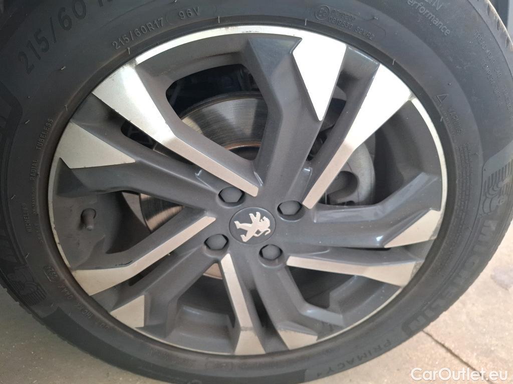  Peugeot  2008  Allure Business 1.5 HDi 130CV BVA8 E6d #17