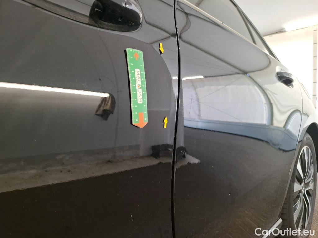  Mercedes  A-Klasse MERCEDES-BENZ Classe A Berline / 2018 / 4P / Berline A 180 Business Line 7G-DCT #12