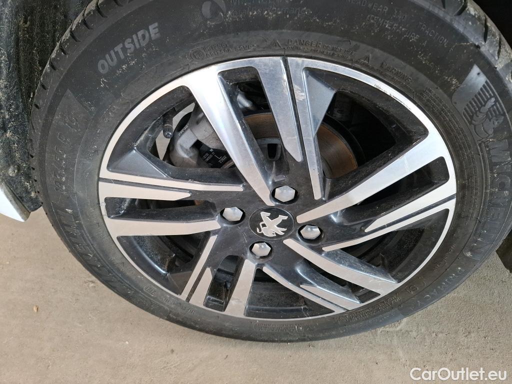  Peugeot  208  Allure Business 1.2 PureTech 100CV BVM6 E6d #16