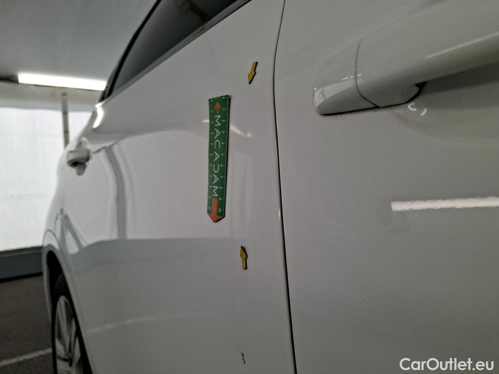  Peugeot  208 PEUGEOT  / 2015 / 5P / Berline &BLUEHDI 100 S&S ALLURE BUSINESS #5