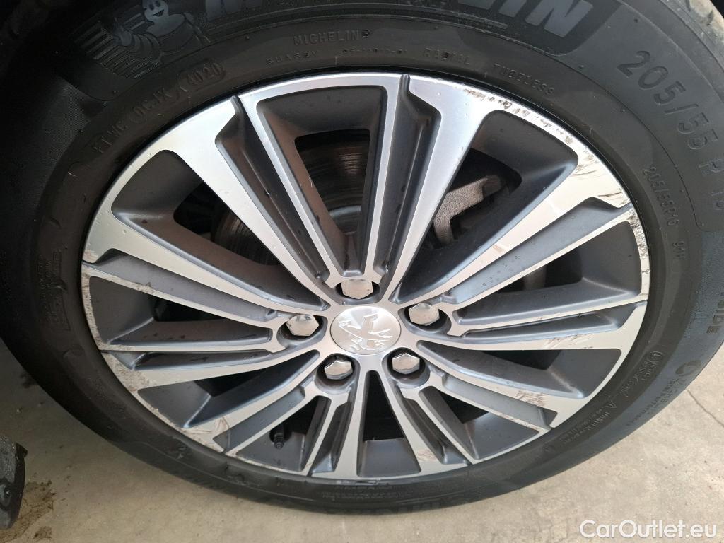  Peugeot  308  Allure Business 1.5 HDi 130CV BVA8 E6d #38