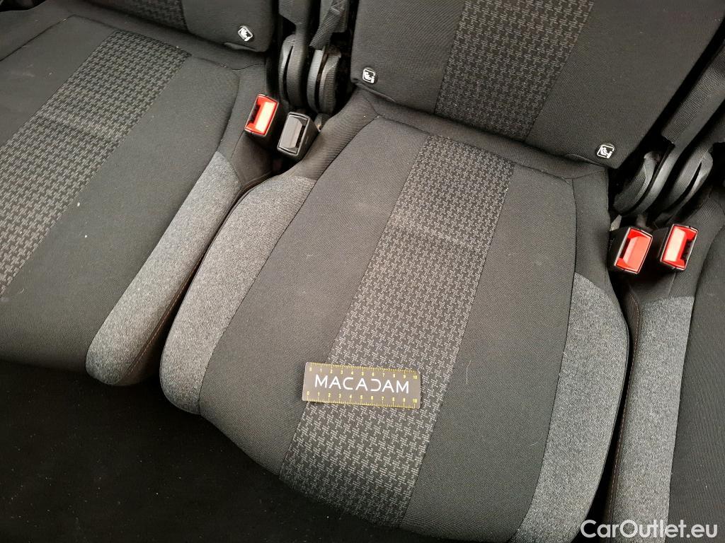  Peugeot  5008  Active Pack 1.5 HDi 130CV BVA8 7 Sieges E6d #17
