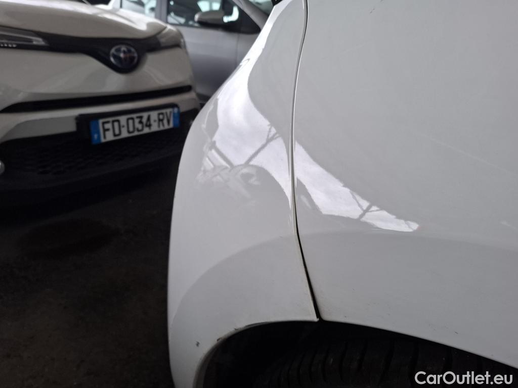  Toyota  Yaris TOYOTA  Hybride / 2019 / 5P / Berline Hybride 116h France #16