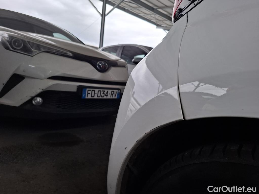  Toyota  Yaris TOYOTA  Hybride / 2019 / 5P / Berline Hybride 116h France #17