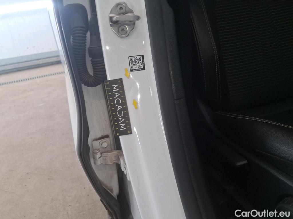  Mercedes  GLA MERCEDES-BENZ  / 2020 / 5P / SUV 2.0  200 D BUSINESS LINE DCT #25