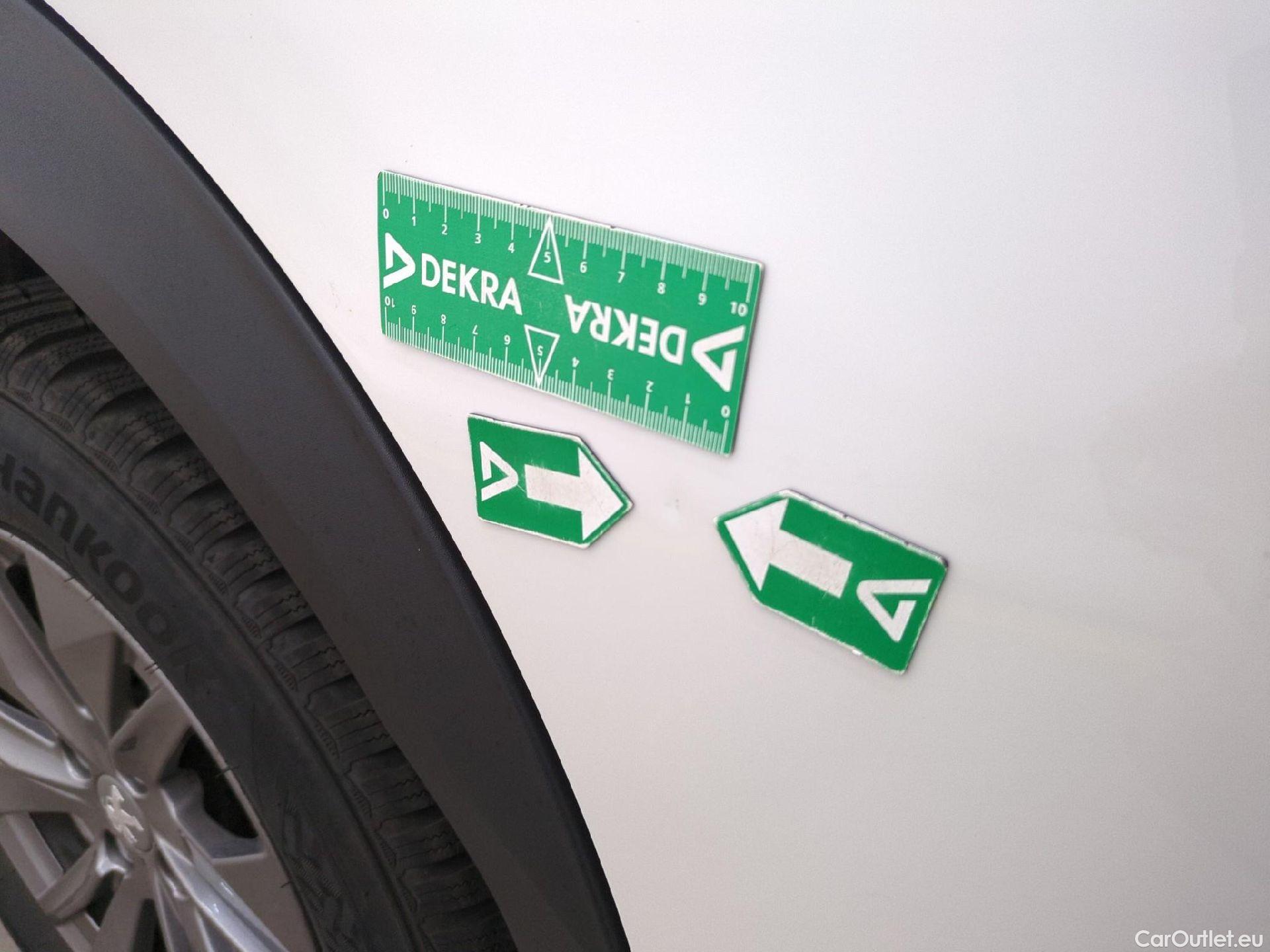  Peugeot  2008  Active Pack 1.2 PureTech 130CV BVA8 E6d #46