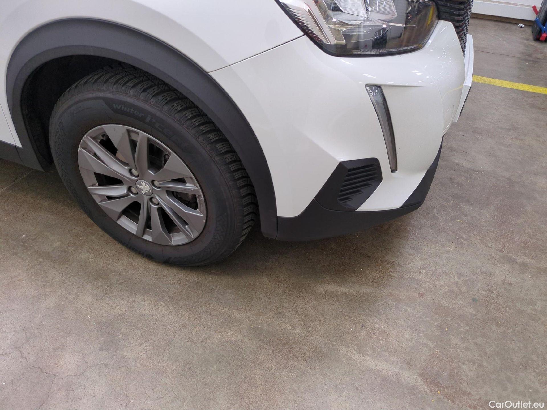  Peugeot  2008  Active Pack 1.2 PureTech 130CV BVA8 E6d #17