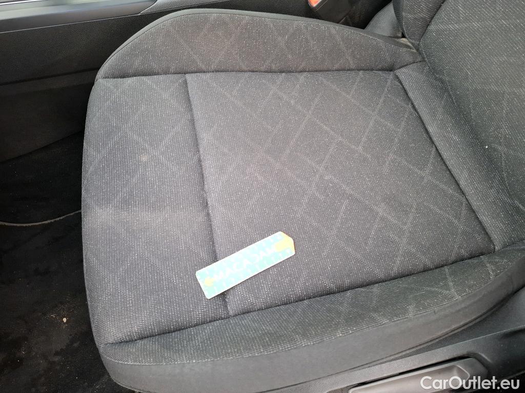  Volkswagen  Golf  VOLKSWAGEN SW / 2020 / 5P / Break 2.0 TDI SCR 115 BVM6 Life Business #19