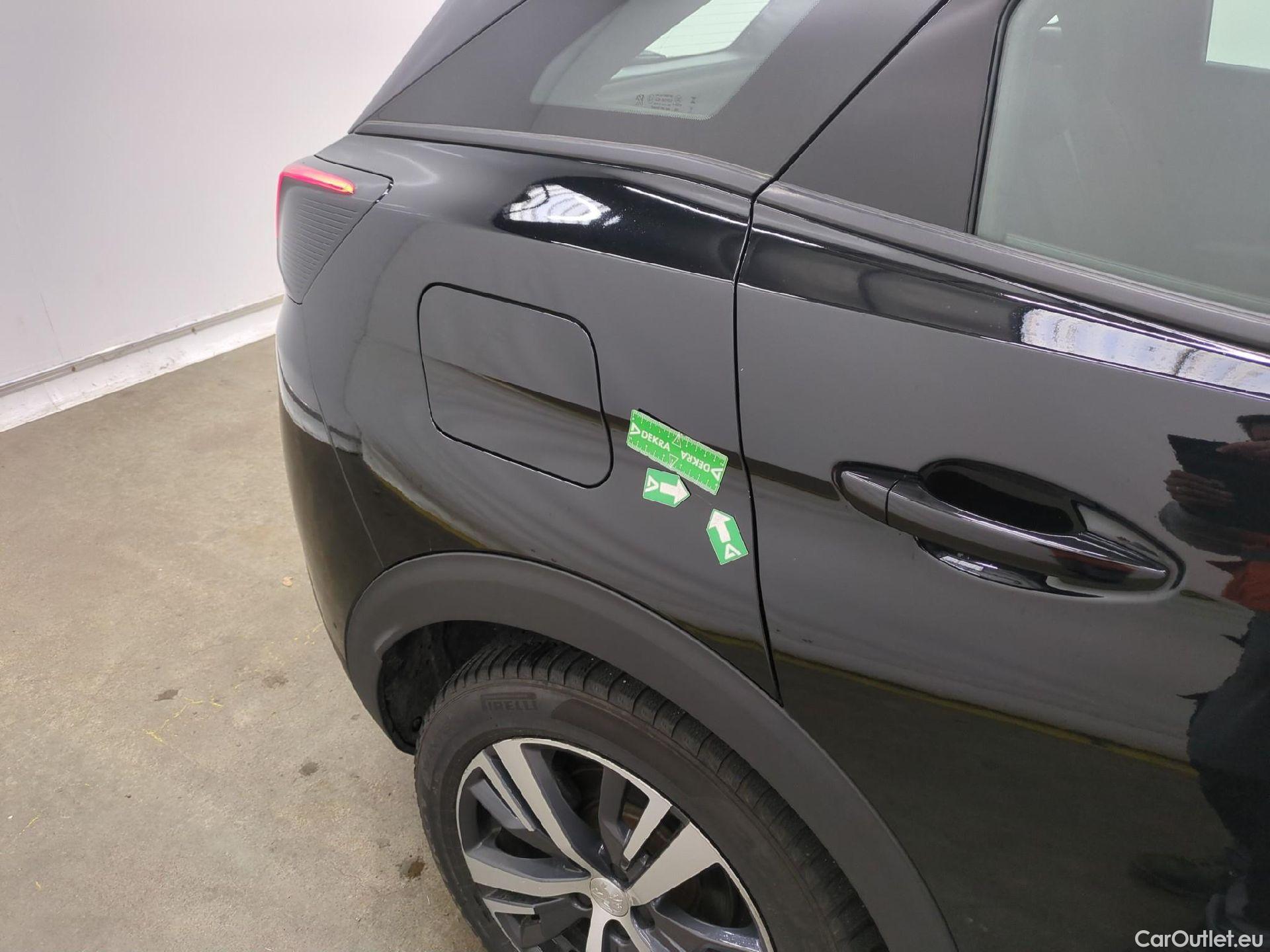  Peugeot  3008 PEUGEOT  / 2020 / 5P / SUV 1.6 HYBRID 225 E-EAT8 Active Pack #28
