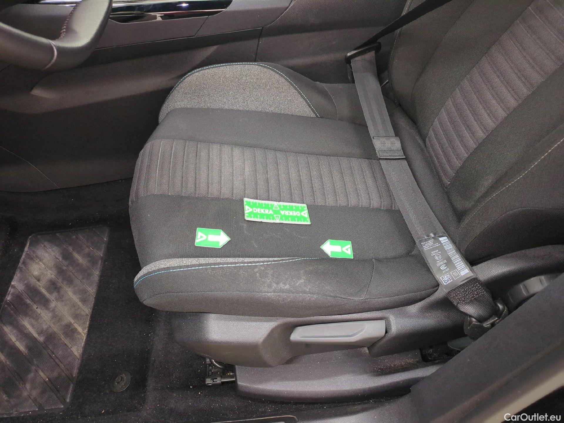  Peugeot  3008 PEUGEOT  / 2020 / 5P / SUV 1.6 HYBRID 225 E-EAT8 Active Pack #16