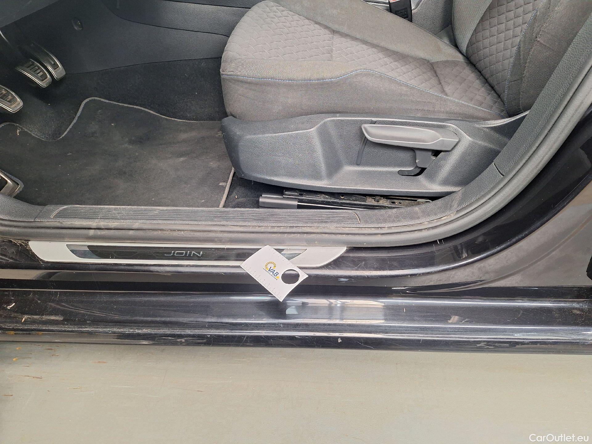  Volkswagen  Golf  VW, VII FL'16, Volkswagen VII 1.6 TDi SCR 85kW Join 5d #93