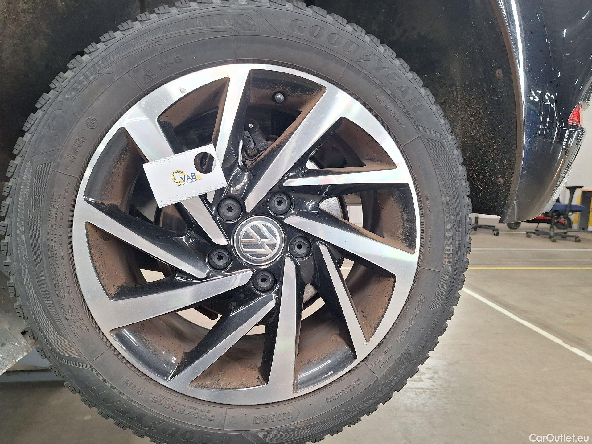  Volkswagen  Golf  VW, VII FL'16, Volkswagen VII 1.6 TDi SCR 85kW Join 5d #115