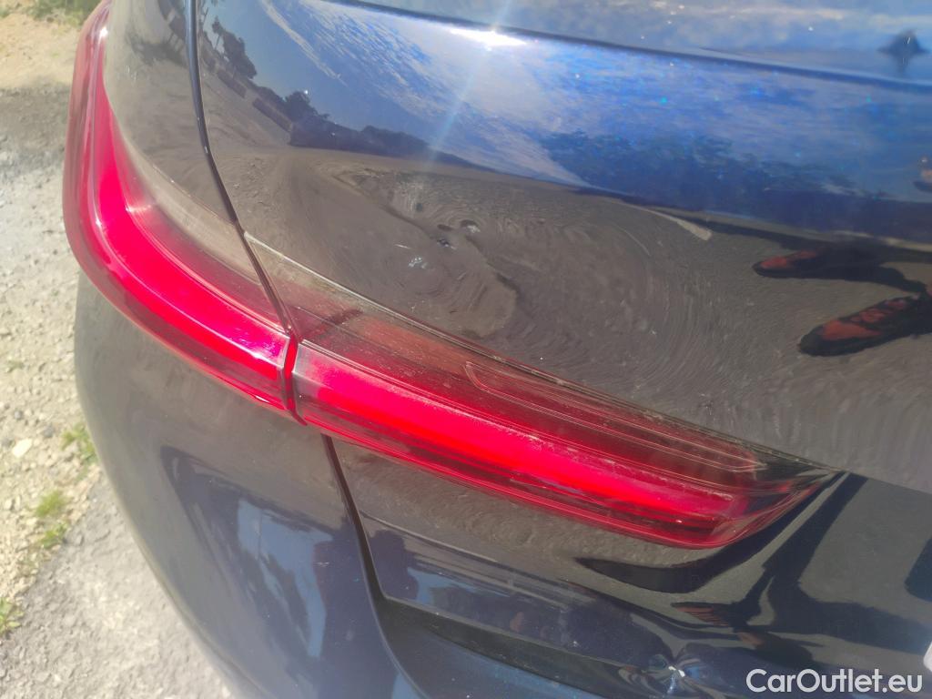  Bmw  Serie 3 BMW  / 2018 / 4P / sedán 318d Auto. #3